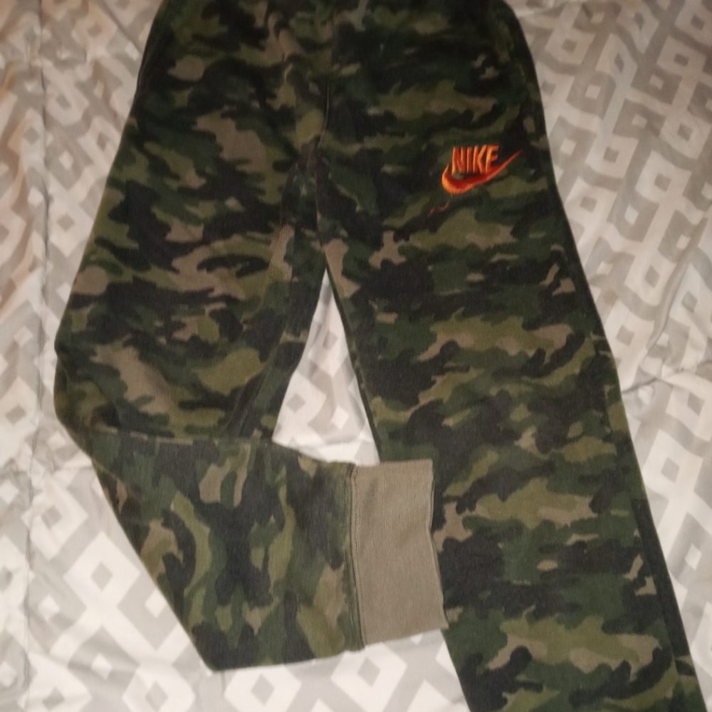 2 pairs of boys Camo pants size 7